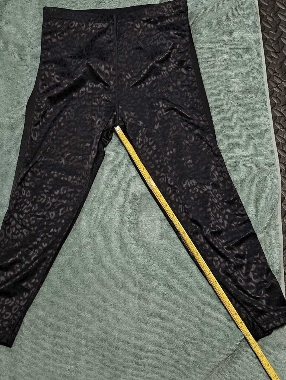 Victoria’s Secret Sport Leggings Women L Black Leopard Print Athletic Yoga